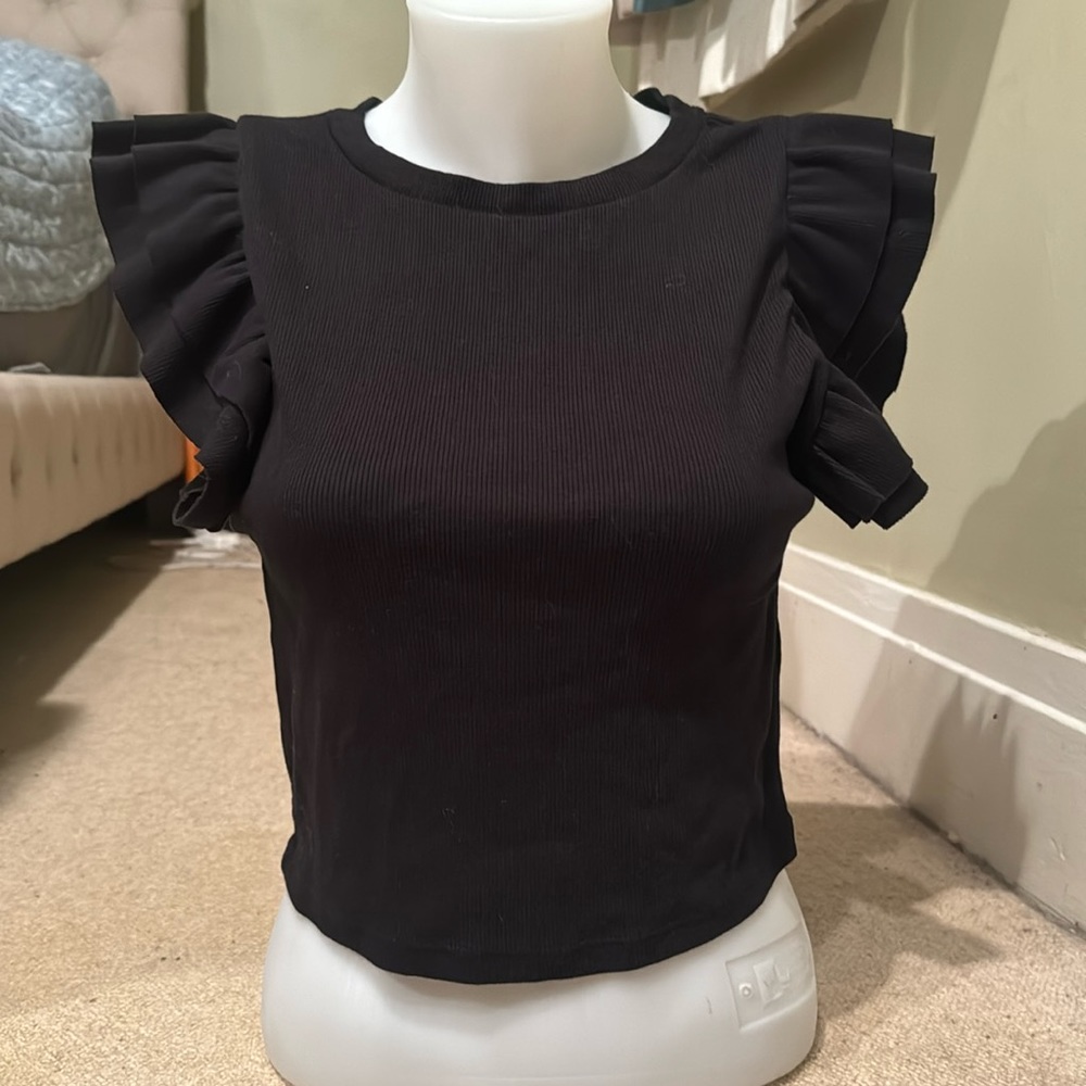 Cute black ruffle sleeve Zara t-shirt